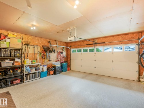 6115 157 Avenue Nw, Edmonton, AB - Indoor Photo Showing Garage