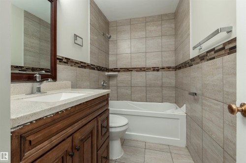 5204 97A Avenue, Edmonton, AB - Indoor Photo Showing Bathroom