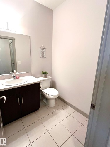 16464 15 Avenue, Edmonton, AB - Indoor Photo Showing Bathroom