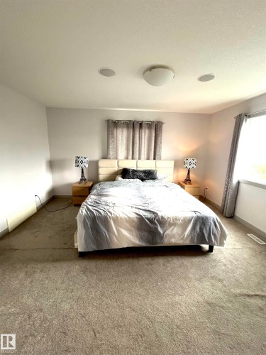 16464 15 Avenue, Edmonton, AB - Indoor Photo Showing Bedroom