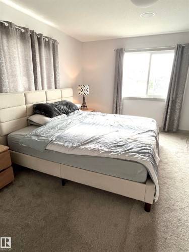 16464 15 Avenue, Edmonton, AB - Indoor Photo Showing Bedroom