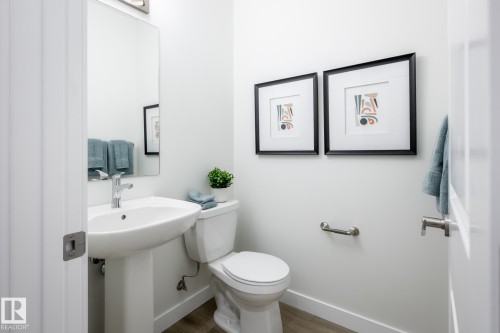 5015 Cawsey Link, Edmonton, AB - Indoor Photo Showing Bathroom