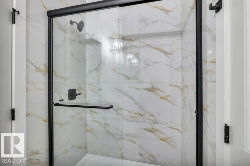 18111 94 Street, Edmonton, AB - Indoor Photo Showing Bathroom