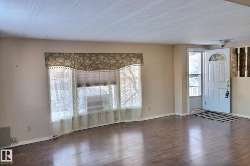 2 Willowdale Drive, Edmonton, AB - Indoor Photo Showing Other Room