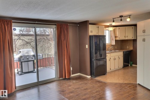 2 Willowdale Drive, Edmonton, AB - Indoor Photo Showing Kitchen