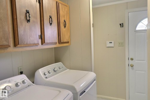 2 Willowdale Drive, Edmonton, AB - Indoor Photo Showing Laundry Room