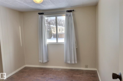 2 Willowdale Drive, Edmonton, AB - Indoor Photo Showing Other Room