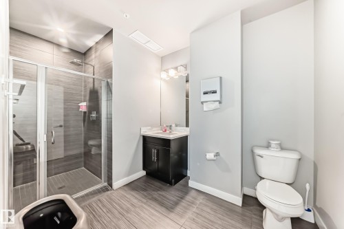 905 10238 103 Street, Edmonton, AB - Indoor Photo Showing Bathroom