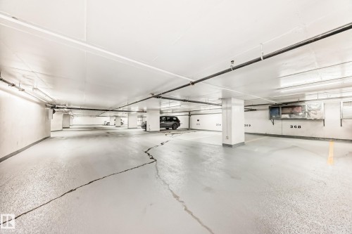 905 10238 103 Street, Edmonton, AB - Indoor Photo Showing Garage