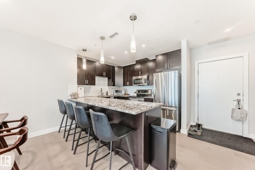 905 10238 103 Street, Edmonton, AB - Indoor