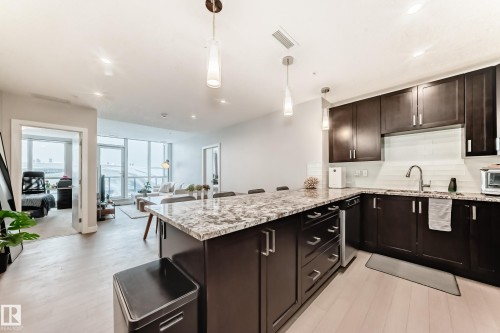 905 10238 103 Street, Edmonton, AB - Indoor Photo Showing Kitchen With Upgraded Kitchen
