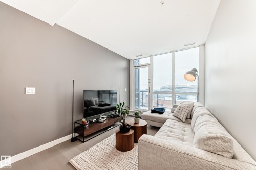 905 10238 103 Street, Edmonton, AB - Indoor Photo Showing Living Room