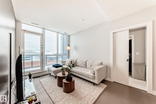 905 10238 103 Street, Edmonton, AB - Indoor Photo Showing Living Room