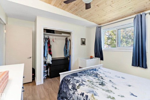 4509 53 Avenue, Wetaskiwin, AB - Indoor Photo Showing Bedroom