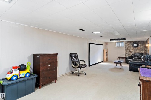 4509 53 Avenue, Wetaskiwin, AB - Indoor Photo Showing Other Room