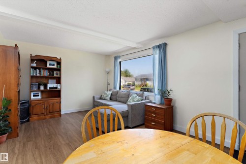 4509 53 Avenue, Wetaskiwin, AB - Indoor Photo Showing Dining Room