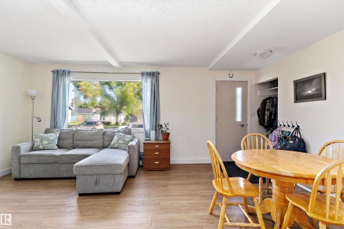 4509 53 Avenue, Wetaskiwin, AB - Indoor