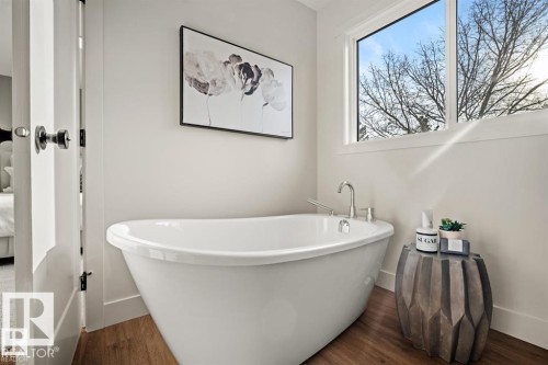 24 Grayson Green, Stony Plain, AB - Indoor Photo Showing Bathroom