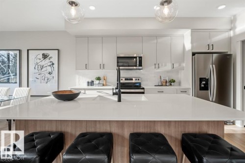 24 Grayson Green, Stony Plain, AB - Indoor Photo Showing Kitchen With Upgraded Kitchen