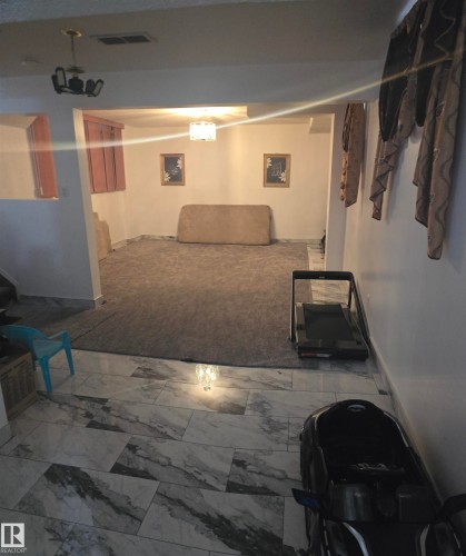 16815 91 Street, Edmonton, AB - Indoor Photo Showing Other Room