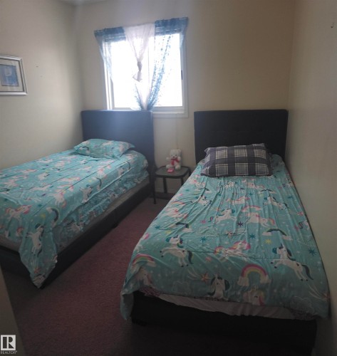 16815 91 Street, Edmonton, AB - Indoor Photo Showing Bedroom