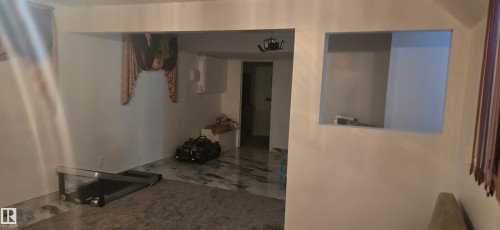 16815 91 Street, Edmonton, AB - Indoor Photo Showing Other Room