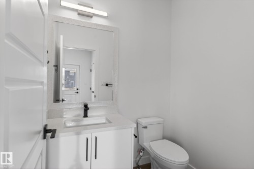 122 Pierwyck Loop, Spruce Grove, AB - Indoor Photo Showing Bathroom