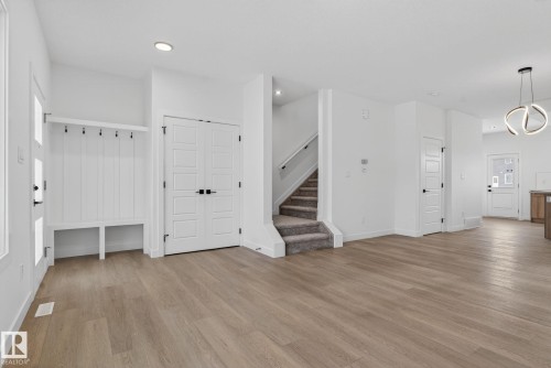 122 Pierwyck Loop, Spruce Grove, AB - Indoor Photo Showing Other Room