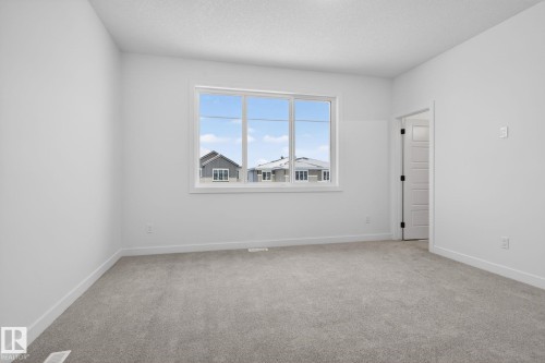 122 Pierwyck Loop, Spruce Grove, AB - Indoor Photo Showing Other Room