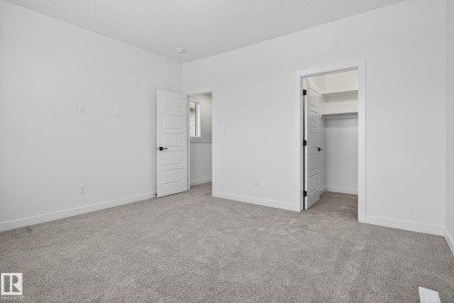 122 Pierwyck Loop, Spruce Grove, AB - Indoor Photo Showing Other Room