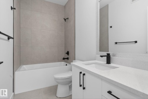 122 Pierwyck Loop, Spruce Grove, AB - Indoor Photo Showing Bathroom