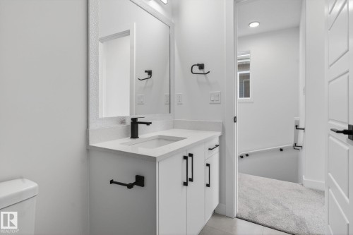 122 Pierwyck Loop, Spruce Grove, AB - Indoor Photo Showing Bathroom