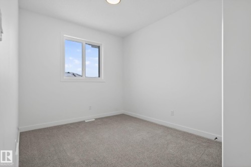 122 Pierwyck Loop, Spruce Grove, AB - Indoor Photo Showing Other Room