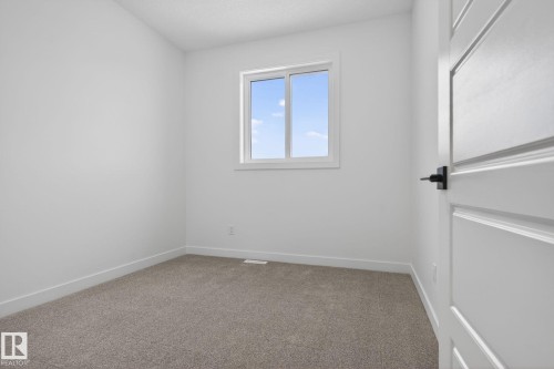 122 Pierwyck Loop, Spruce Grove, AB - Indoor Photo Showing Other Room