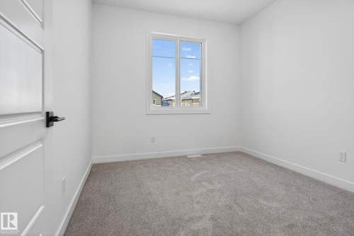 124 Pierwyck Loop, Spruce Grove, AB - Indoor Photo Showing Other Room