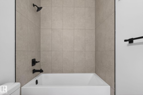 124 Pierwyck Loop, Spruce Grove, AB - Indoor Photo Showing Bathroom
