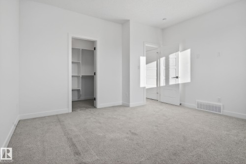 124 Pierwyck Loop, Spruce Grove, AB - Indoor Photo Showing Other Room