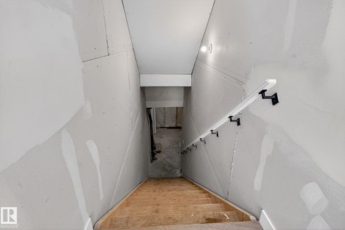 124 Pierwyck Loop, Spruce Grove, AB - Indoor Photo Showing Other Room