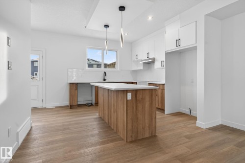 124 Pierwyck Loop, Spruce Grove, AB - Indoor Photo Showing Kitchen