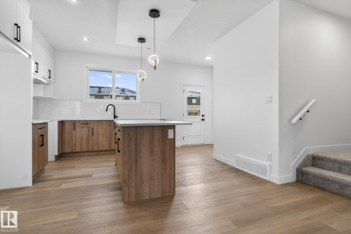126 Pierwyck Loop, Spruce Grove, AB - Indoor Photo Showing Kitchen