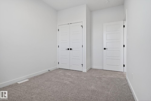 126 Pierwyck Loop, Spruce Grove, AB - Indoor Photo Showing Other Room