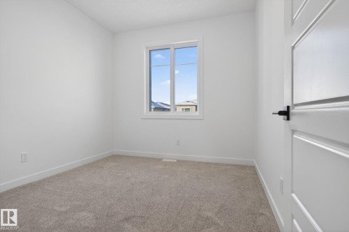 126 Pierwyck Loop, Spruce Grove, AB - Indoor Photo Showing Other Room