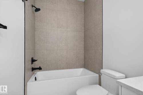 128 Pierwyck Loop, Spruce Grove, AB - Indoor Photo Showing Bathroom