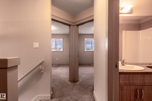 12126 65 Street, Edmonton, AB - Indoor Photo Showing Bathroom