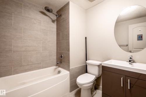12126 65 Street, Edmonton, AB - Indoor Photo Showing Bathroom