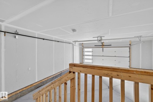 5250 47 Avenue, Calmar, AB - Indoor Photo Showing Garage