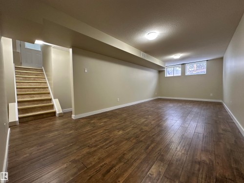 5203 51A Avenue, Rural Sturgeon County, AB - Indoor