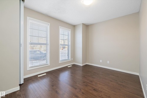 5247 20 Avenue Sw, Edmonton, AB - Indoor Photo Showing Other Room