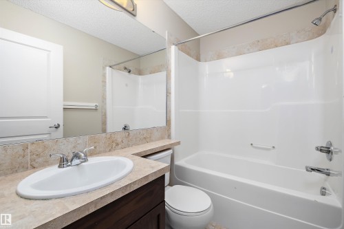 5247 20 Avenue Sw, Edmonton, AB - Indoor Photo Showing Bathroom