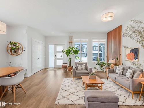 4447 Kinsella Green, Edmonton, AB - Indoor Photo Showing Living Room